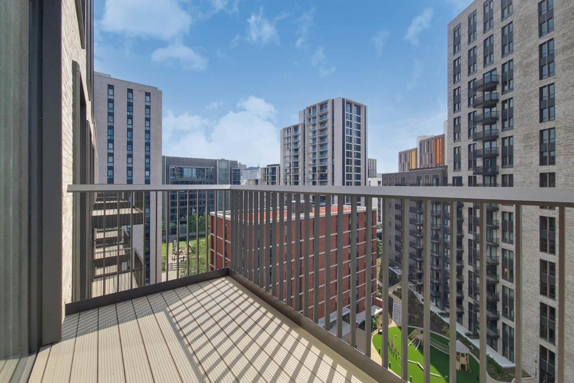 Botanical-Inspired Apartments At Repton Gardens Right In The Heart Of Wembley Park London Kültér fotó