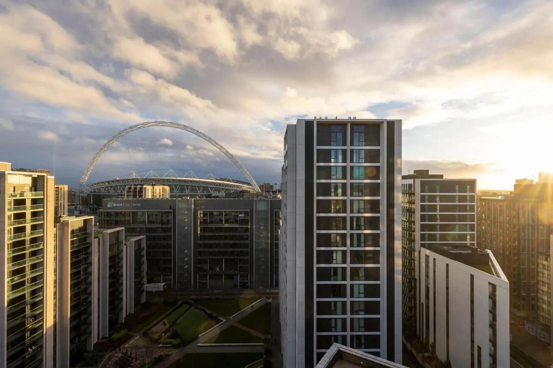 Botanical-Inspired Apartments At Repton Gardens Right In The Heart Of Wembley Park London Kültér fotó