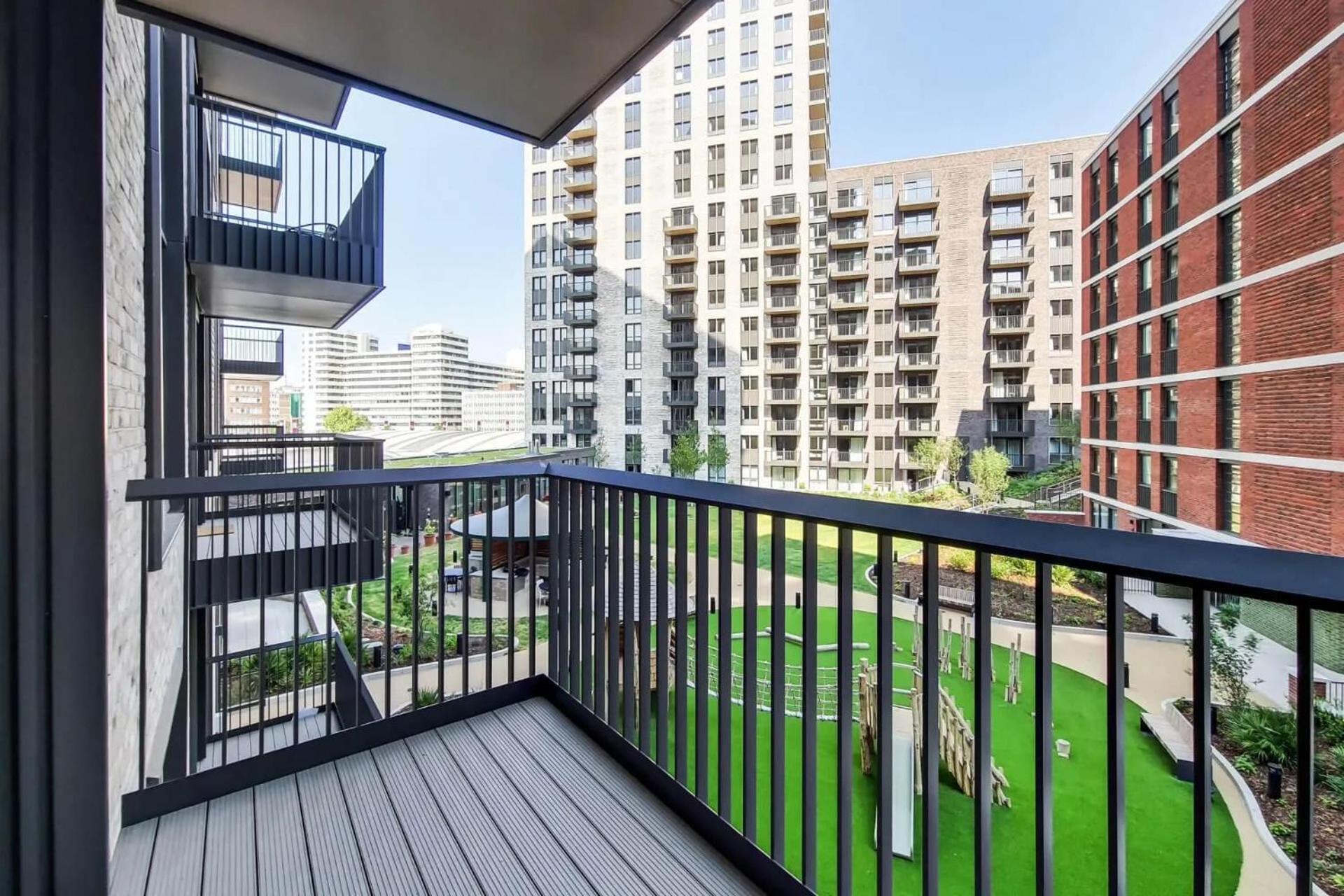 Botanical-Inspired Apartments At Repton Gardens Right In The Heart Of Wembley Park London Kültér fotó